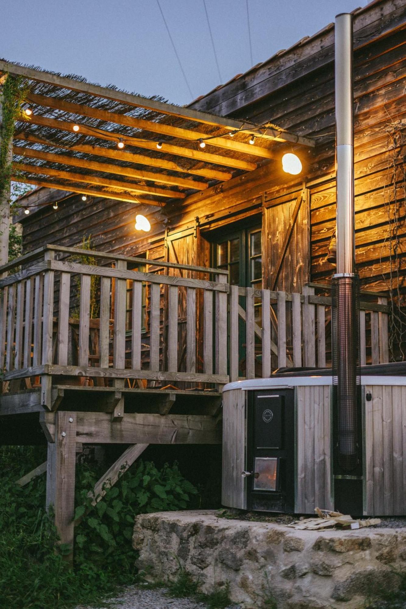 La Ferme Du Pont De Maumy, Cabane Au Bord De L'Etang Et Bain Nordique Busserolles Exteriér fotografie